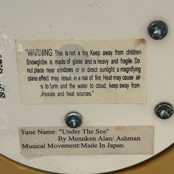 Disney Ariel and Flounder under the sea musical snow globe - Picture 10 of 10